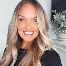 Amy Dunlap's Instagram, Twitter & Facebook