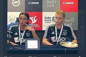 Gelandang baru manchester united, donny van de beek, bicara soal sosok striker indonesia keturunan belanda, ezra walian. Gelandang Anyar Mu Van De Beek Bicara Kisah Bromance Nya Dengan Ezra Walian Halaman All Kompas Com