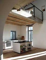 Une Ancienne Ferme Restauree En Italie Planete Deco A Homes World En 2020 Ancienne Ferme Maison D Hotes Mezzanine Bois