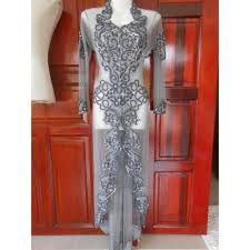 Lengan baju dibelah hingga ke siku memperlihatkan baju bahagian dalam yang berwarna kontra. Baju Tradisional Dinner Dress Baju Jawa Costume Shopee Malaysia