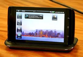 Dell Streak: hands on - CNET