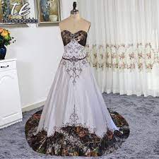 Lass dich inspirieren und probiere neue dinge aus. Tragerlosen Sticken Schokolade Spitze Kristalle A Linie Satin Weiss Camo Hochzeitskleid Bunt Binden Zuruck Camouflage Brautkleider Bridal Dress Camo Wedding Dresswedding Dress Aliexpress