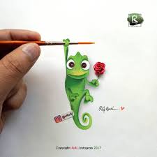 Pascal From Tangled Holding A Rose Seriously He S The Cutest Chameleon I Can Ever Think Of Thought Of Tangled Drawing Happy Paintings Disney Drawings