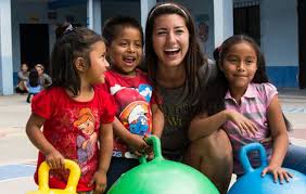 Esta conmemoración de los abuelos coincide en fecha con muchos de países latinoamericanos. Celebra El Dia De La Madre Y Apoya A La Educacion En Guatemala Torontohispano Com