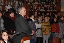 Avea două doctorate în literatură comparată, unul în românia, altul în franța. Radu Ciobotea Blogul De La BÄƒlÅ£i