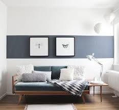 Gastezimmers Blaue Stunde 2019 Zum Winter Hin Nun In Kuhlen Farben Und Mit Frisch Gestricktem Kissen Aus Jersey Garn The Room Decor Living Room Decor Room