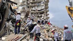 Loved ones await news, survivors flee after condo building partially collapses near miami. 2u Url3ekaejim