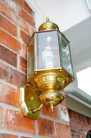 Prime the brass light fixture before painting. Painting Over Brass With Rustoleum Oil Rubbed Bronze Paint A Tutorial I Should Be Mopping The Floor