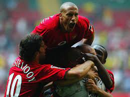 #manchester united #splash some cash #jadon sancho #rio ferdinand #news from twitter. On This Day In 2002 Rio Ferdinand Signs For Man Utd In 30m British Record Transfer 90min