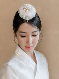 This Couple Had a Chinese Tea Ceremony—And Ballerinas!—At Their Castle  Wedding