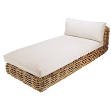 Garten Chaiselongue Aus Rattan Mit Naturweissen Kissen St Tropez Chaiselongue Sonnenliege Rattan Rattan