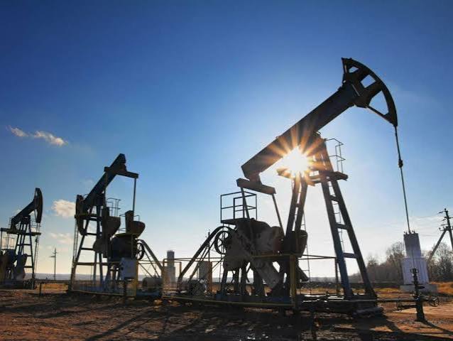 Oil Prices Hold Steady as Supply Concerns Balance Demand Worries