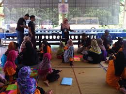 Anak yatim adalah anak yang ditinggal meninggal ayahnya ketika belum dewasa. Jaring Series 1 Rumah Anak Yatim Miskin Al Barakah Teluk Intan Perak Caring Club Iium