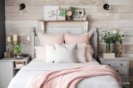 This is one of the coziest and comfy ideas for a date. 24 Best Bedroom Decor Ideas For Couples In 2021