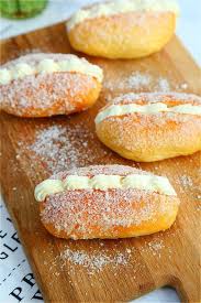 儿时去面包房必买的 椰丝奶油包 Tasty Pastry Food Cheese Buns