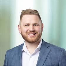 Tim Mahoney, Instructor Emeritus of Economics, will receive an honorary  Doctor of Business degree for his unwavering dedication to teaching and  advising and his continuous service to the University…