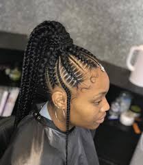 Epingle Par Salimata Konate Sur Coiffure Idee Coiffure Cheveux Crepus Coiffure Braids Coiffure Cheuveux Crepus