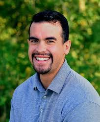 Kim Latta's Instagram, Twitter & Facebook