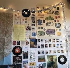 The One Thing To Do For Art Hoe Aesthetic Bedrooms 19 Dizzyhome Com Roomdecorationpics Vintage Room Aesthetic Bedroom Aesthetic Room Decor