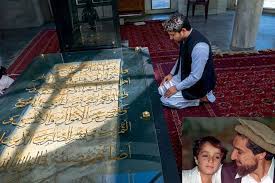 Il est notamment l'auteur de la loi contre le racisme et la xénophobie adoptée en 1981. Ahmad Massoud L Heritier Du Lion