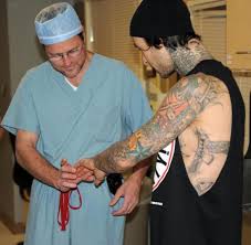 Four of the six people on board died in the crash. Blink 182 Drummer Travis Barker Talks About Tragic Plane Crash Tattoodo