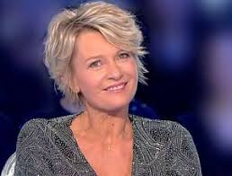 Sophie davant fait partie des personnalités du paf préférées par les français. Sophie Davant France Dimanche