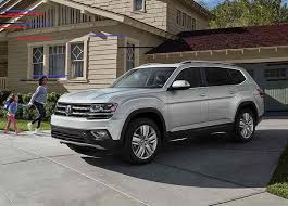 9 Of The Best 3 Row Suvs From Luxury To Affordable The Best 3 Row Suvs From Luxury To Affordable Purewow In 2020 Suv Cars Suv 3rd Row Suv