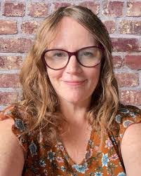 Laurie Defeo's Instagram, Twitter & Facebook