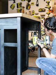 to build a diy kitchen island on wheels