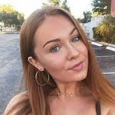 Jocelyn Tracy's Instagram, Twitter & Facebook