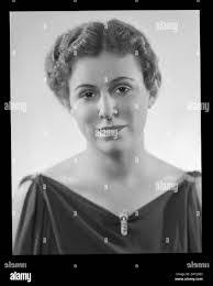 Dorothy Waters's Instagram, Twitter & Facebook