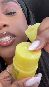 Luna Lip Moisturizer