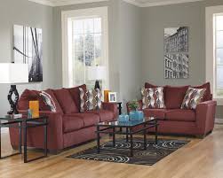 Glamorous and elegant burgundy accent wall ideas for living room and bedroom. 22 Burgundy Living Room Pics