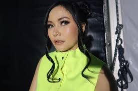 Yeng Constantino added a new photo.