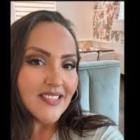 Kari Figueroa's Instagram, Twitter & Facebook