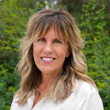 Christine Dymek's Instagram, Twitter & Facebook