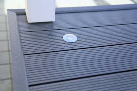 Wpc Terrassen Beleuchtung Edelstahl Bei Www Planeo De Terrasse Bodenlampe Edelstahl Stahl Terrassendielen