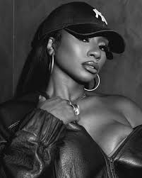 😮‍💨🤎 ok ok im done. @jalisaevaughn x #shotbycyndi Also unpopular  opinion: photo order is very important right? It just sets the tone of the  over all vibe of the shoot… lol I