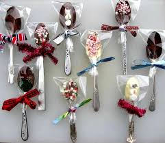 Pâques mignon lapin cadeau emballage sacs velours saint valentin lapin chocolat bonbons sacs de nom de marque: Diy Cadeau De Mariage Comment Realiser Des Cuilleres En Chocolat Pour Ses Invites Mariage Com Cadeau Mariage Idee Cadeau Mariage Idee Noel