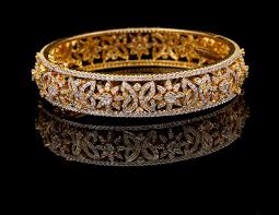 Ranka Jewelers 131 Years Old Are The Pioneers Of Kdm Jewelry In India The Five Storeyed Showroom Has Differe Diamond Bangle Diamond Jewelry Design Necklace Buy gold, silver and diamond jewellery online. ranka jewelers 131 years old are the