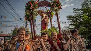 This year, johannistag is june 23. Feuer Schlamm Und Geschmuckte Pferde Alle Multimedialen Inhalte Der Deutschen Welle Dw 24 06 2019