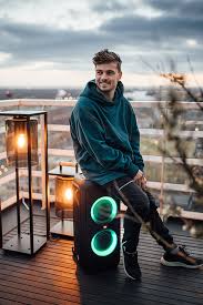 Martin garrix, dua lipa — scared to be lonely 03:40. Martin Garrix Wird Globaler Markenbotschafter Von Jbl Jbl Pressemitteilung