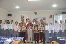 Proporsi anak sekolah pada usia jenjang pendidikan tertentu dalam dr. Siswa Smk Dr Sutomo Ikuti Pelatihan Jurnalistik Website Resmi Pemerintah Kabupaten Cilacap