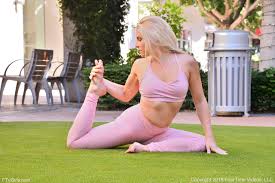 Stretching your worked muscles is really important on your chill days. Nikki Peach Favorites Young Blonde Nikki Gets Naked After Demonstrating Her Flex R18hub