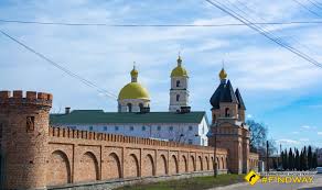 Загалом у храмі (його основному просторі) 19 притворів — святої людмили, гробу господнього, святого хреста, святовацлавська капела, яна непомуцького, діви марії, святої анни, марії магдалини. Cerkva Svyatoyi Mariyi Magdalini Bila Cerkva