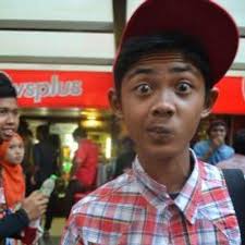 Hatiku digirisnya lagi kali ini lebih dalam dan pedih kerna aku sudah berjanji dia cinta ku yang terakhir. Dboyolala On Twitter Di Penjara Janji Awie Lirik Http T Co Xfv1q592lk Via Youtube