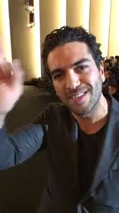 Momentan dreht sie mit hottie elyas m'barek für den dritten (und leider letzten) teil von „fack ju göhte. Elyas M Barek Kundigt Fack Ju Gohte 3 An