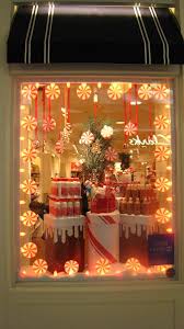 Window Display At Bath And Body Works Holiday Window Display Christmas Window Display Christmas Window Decorations