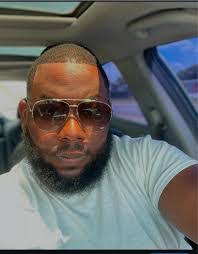 Eric Veloz's Instagram, Twitter & Facebook