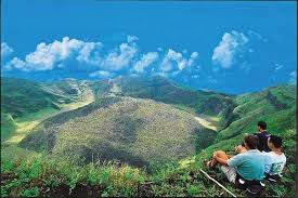 In 1977, la soufrière volcano is about to erupt. La Soufriere Volcano Hiking Tour 2021 Kingstown